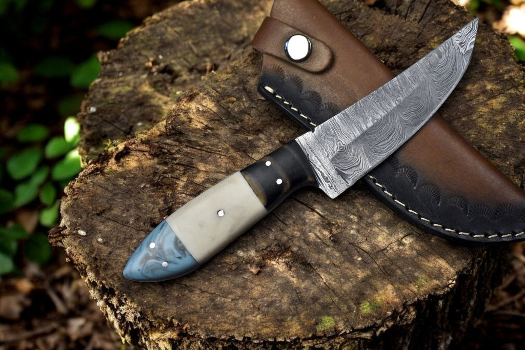 Handmade Damascus Steel Skinning Knife with Leather Sheath