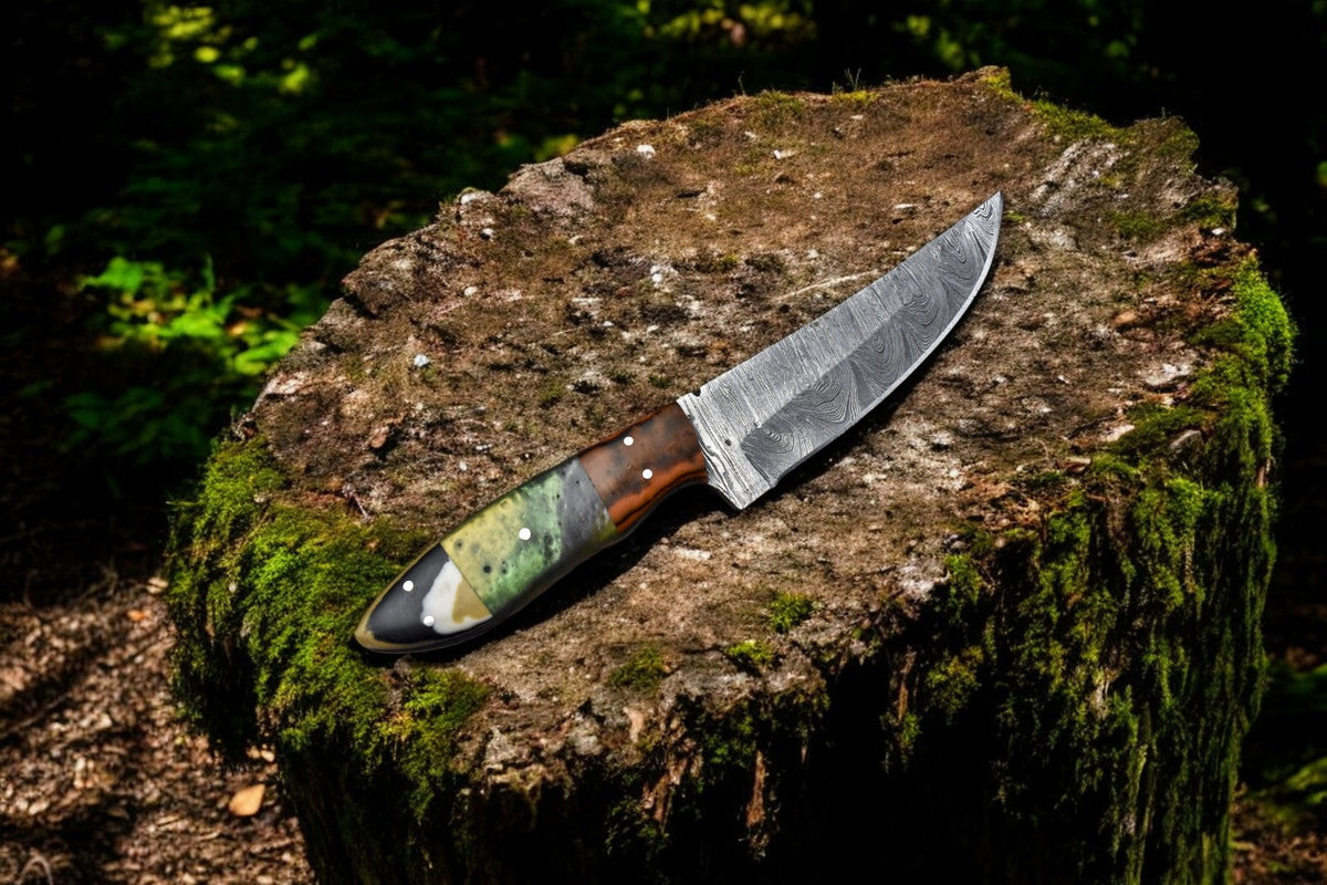 Handmade Damascus Steel Skinning Knife with Leather Sheath