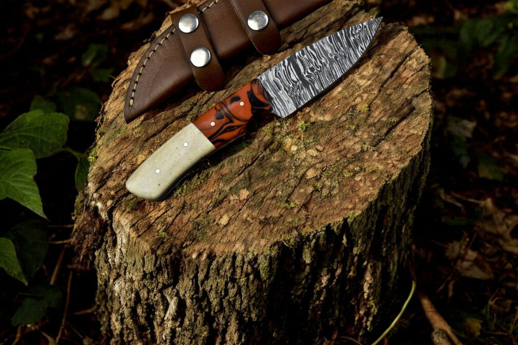 Handmade Damascus Steel Skinning Knife – 7.5" with Resin & Bone Handle