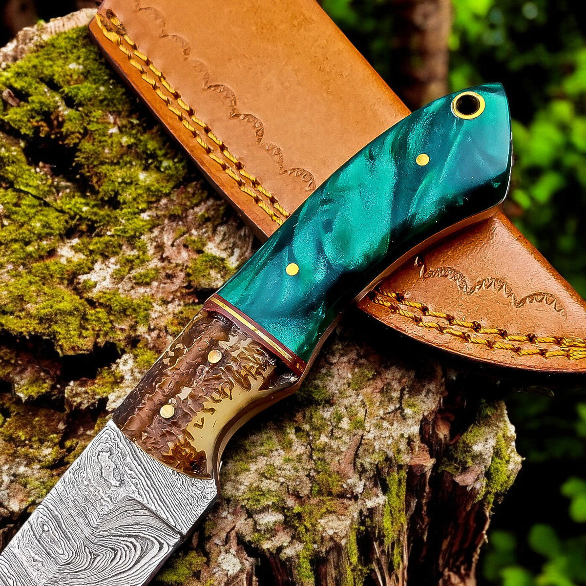 Handmade Damascus Steel Skinning Knife with Antler Horn Handle