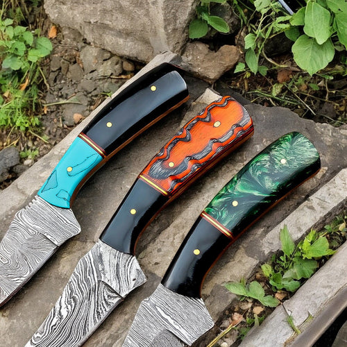 "TimberForge Damascus Hunting Knife – Premium Handmade Craftsmanship"