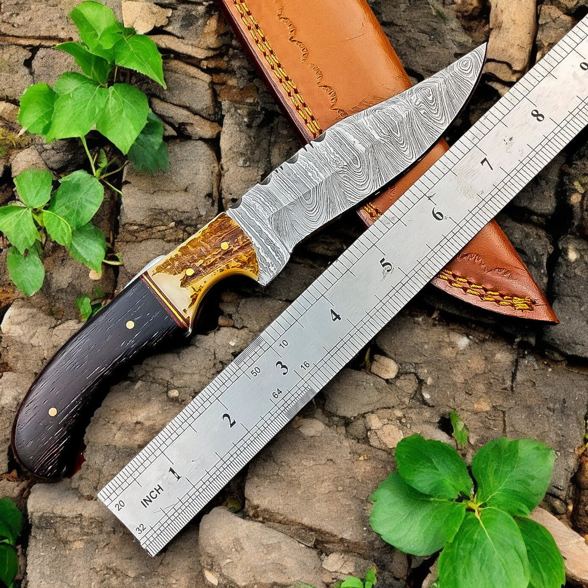 Handmade Damascus Hunting Knife – Wenge & Antler Handle