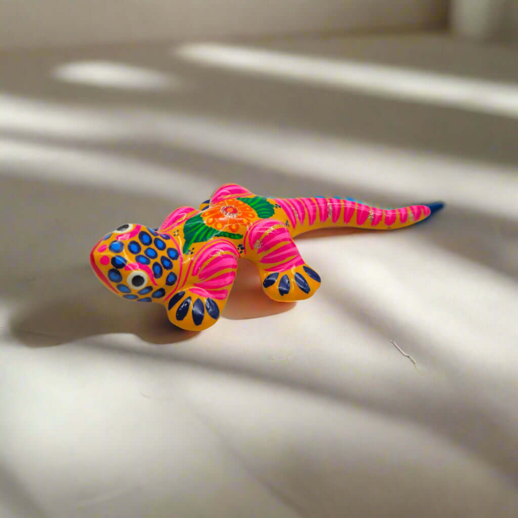 Vibrant Guerrero Gecko Figurine | Hand-Painted Mexican Folk Art